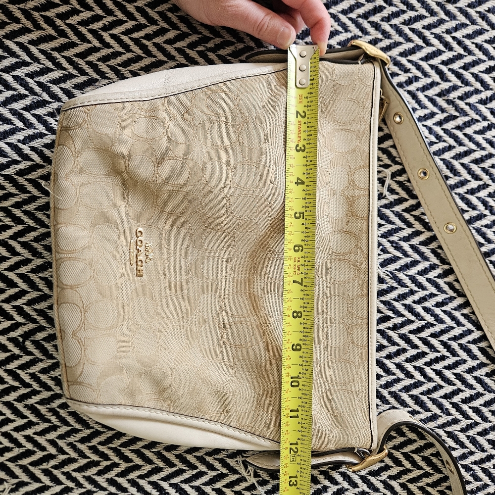 EUC Coach Dufflet Crossbody Purse w/ Signature Jacquard in Cream/Tan - Picture 14 of 15